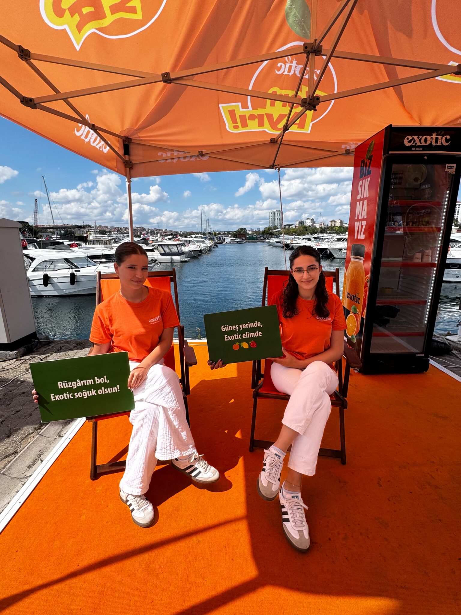 Eker Olympos Regatta’da marina kıyısındaki Exotic standı