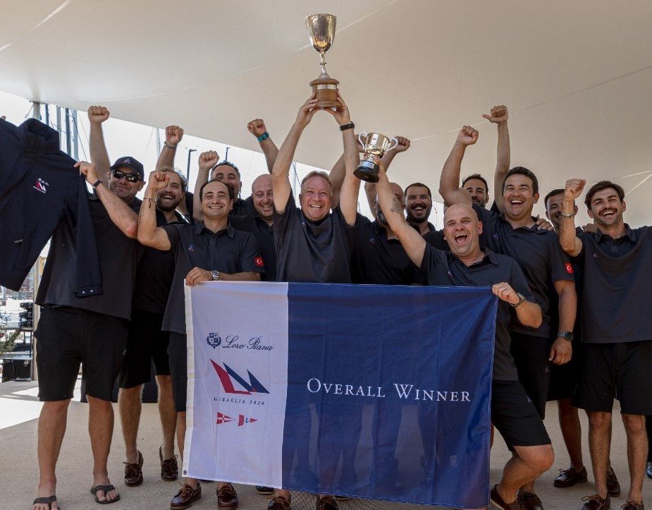 Arkas Sailing Team Loro Piana Giraglia 2026 Overall Winner bayrağıyla