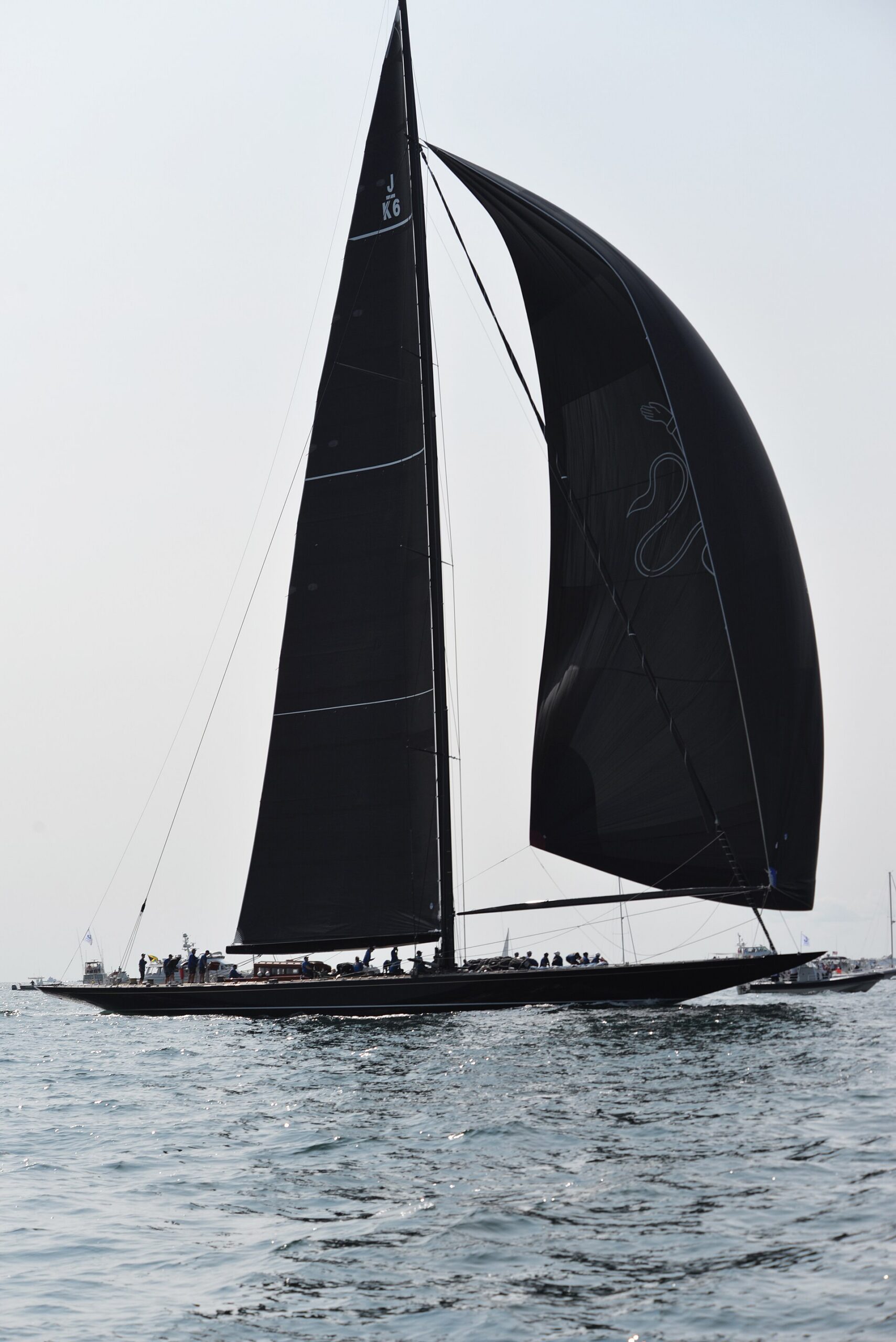 J Class teknesi Hanuman yarışırken