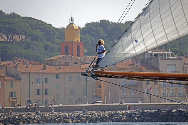 Les Voiles de Saint-Tropez 2009, Saint-Tropez önünde klasik bir yat