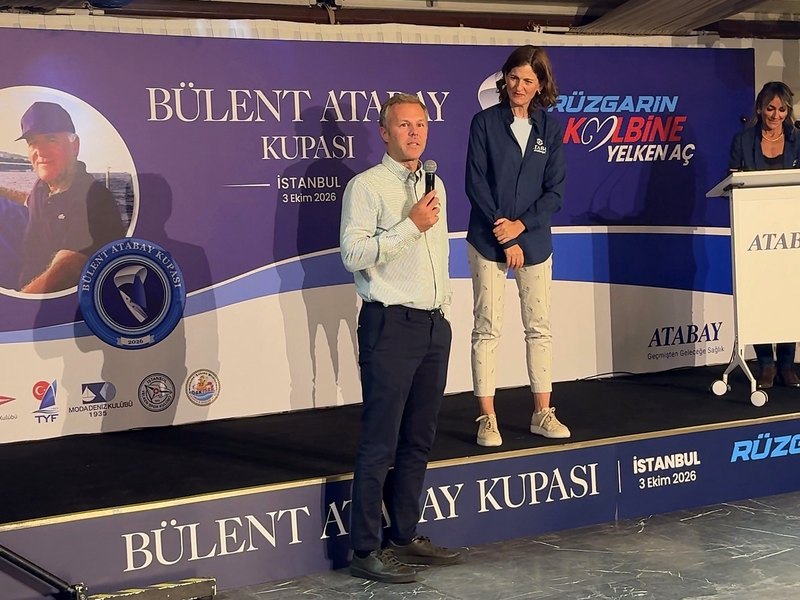 Levent Peynirci kupa töreninde konuşurken