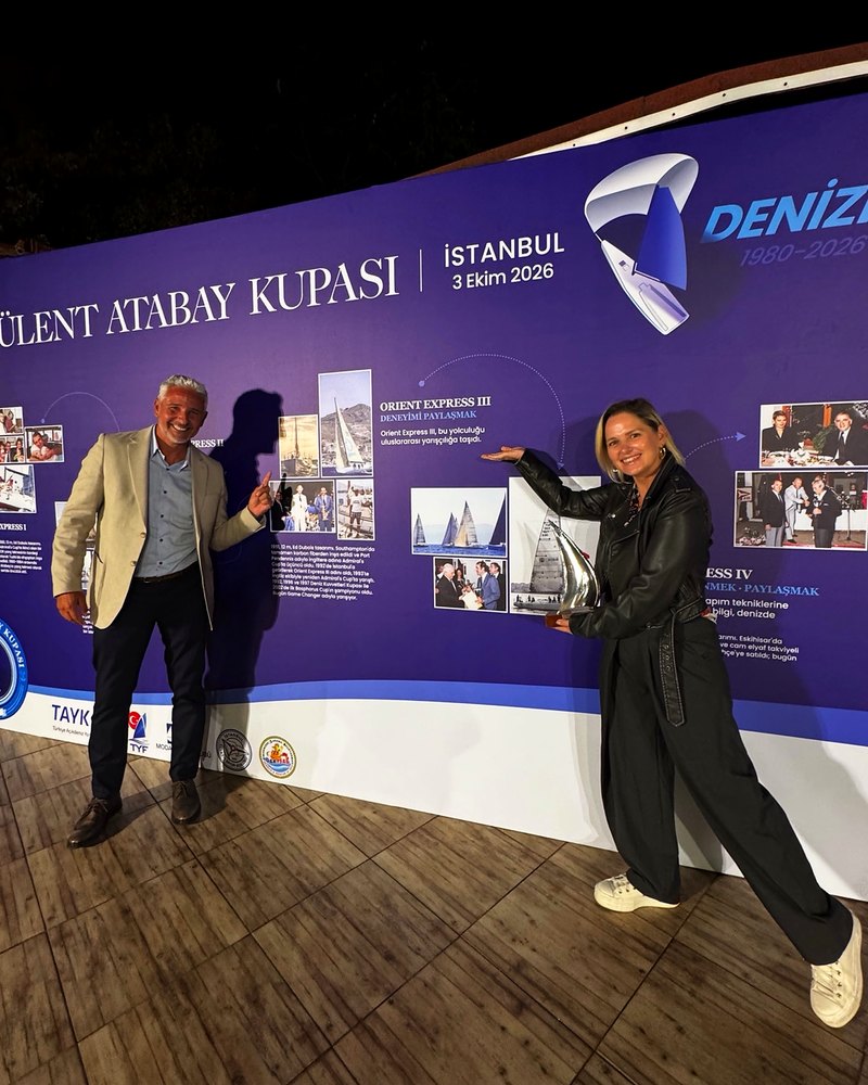 Oğuz Ayan ve Lena Ayan, Orient Express III panosunun önünde